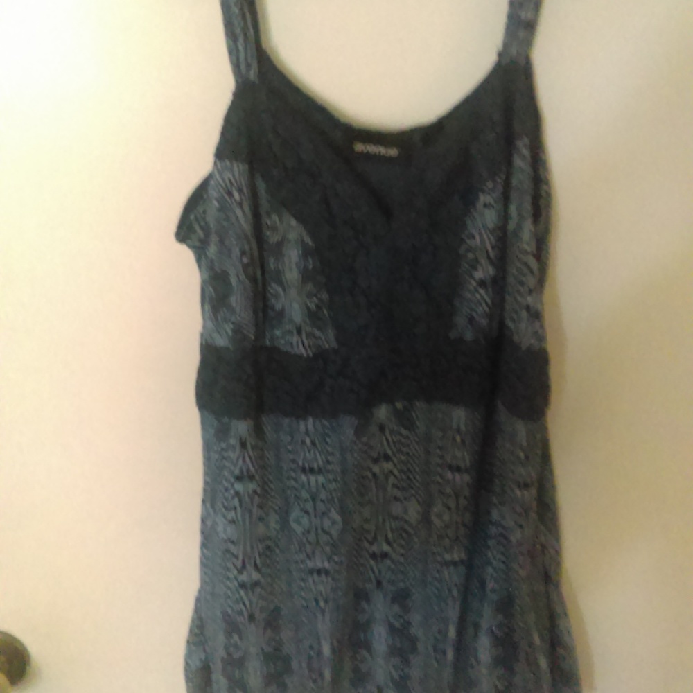 Avenue blue top